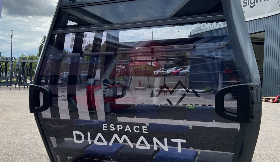 Photo drone de la face arrière de la nouvelle cabine